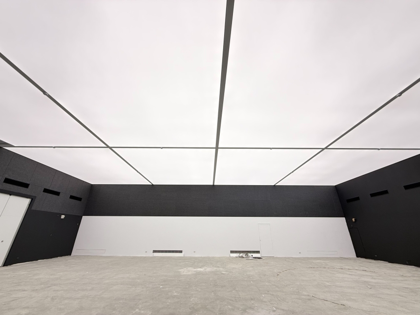 LINE_ALBUM_楊梅-中華汽車 超寬幅光膜燈箱工程_251106_212