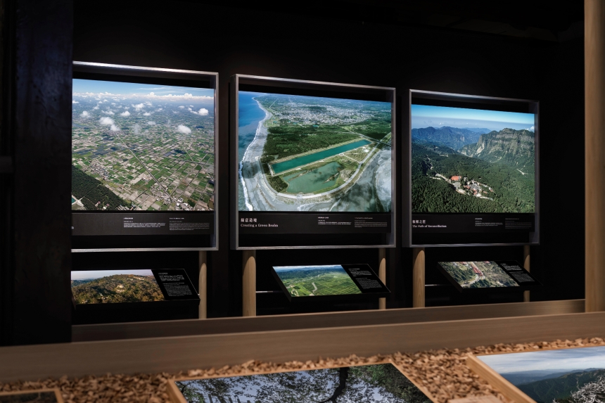 卡布燈箱實績-齊柏林特展-映新燈箱 卡布燈箱實績-齊柏林特展-映新燈箱