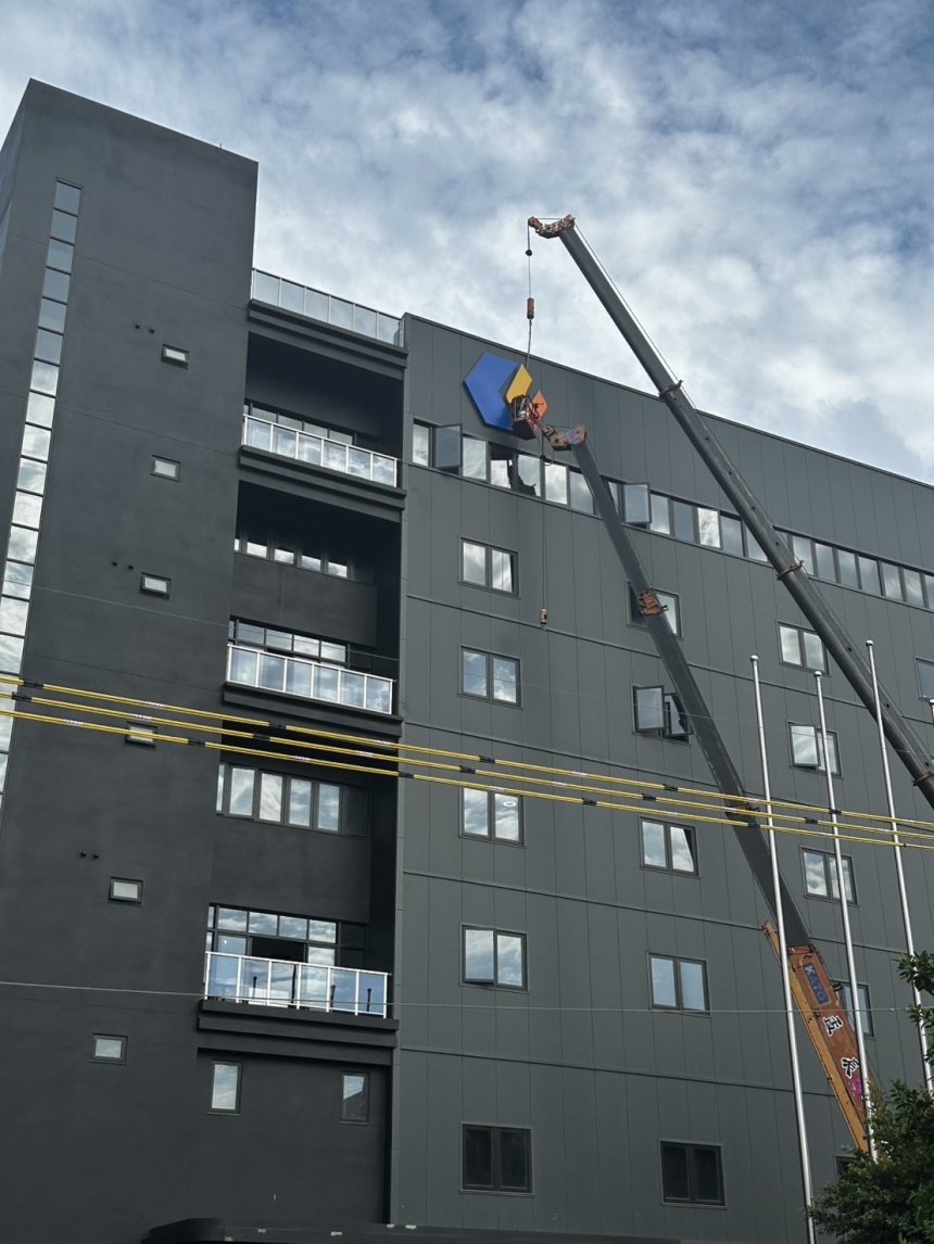 戶外大型發光字燈箱施工過程