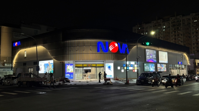 114年 NOVA高雄文濱店 掀蓋&卡布燈箱工程